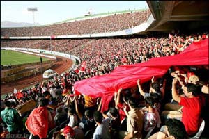 من هزار تومان می گیرم تشویق می کنم!! + عکس