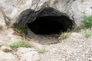 غار بریان یکی از غارهای زیبا و دیدنی اصفهان + تصاویر